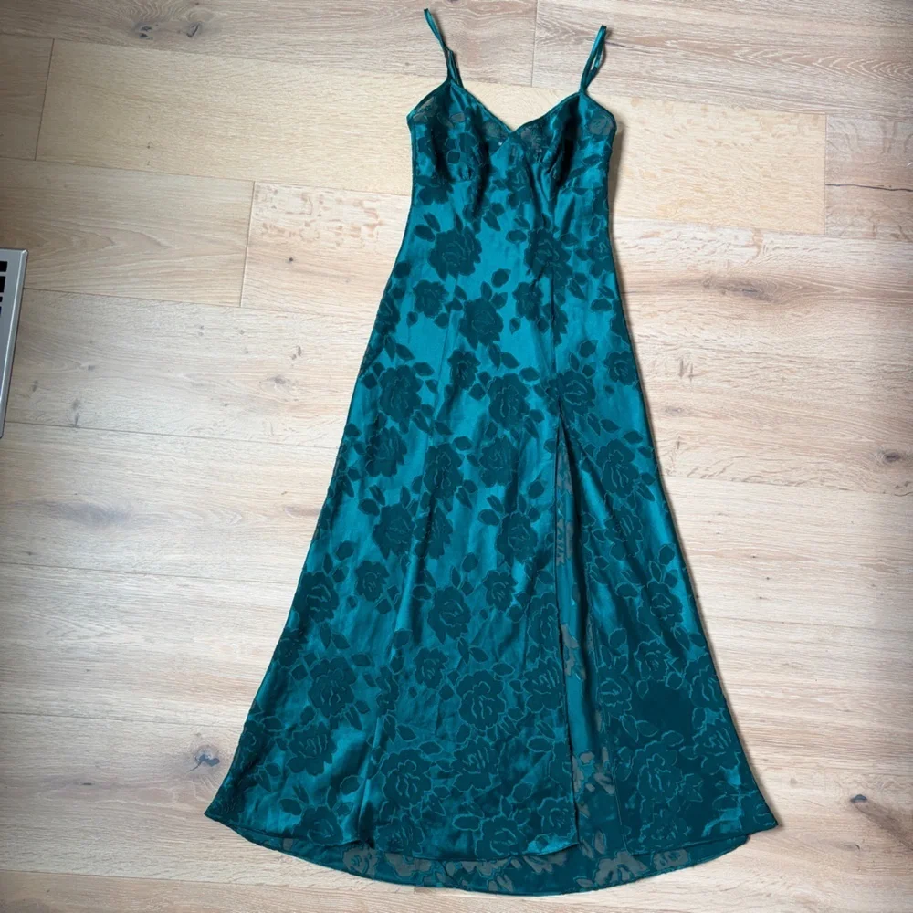 Victoria’s Secret Green Emerald Floral Satin Slip Dress Maxi Nightgown Sz PS*Z19